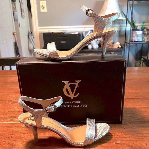 NIB $195 Vince Camuto | Signature | Noah | Specchio Snake Print Heels | Silver - Picture 1 of 16